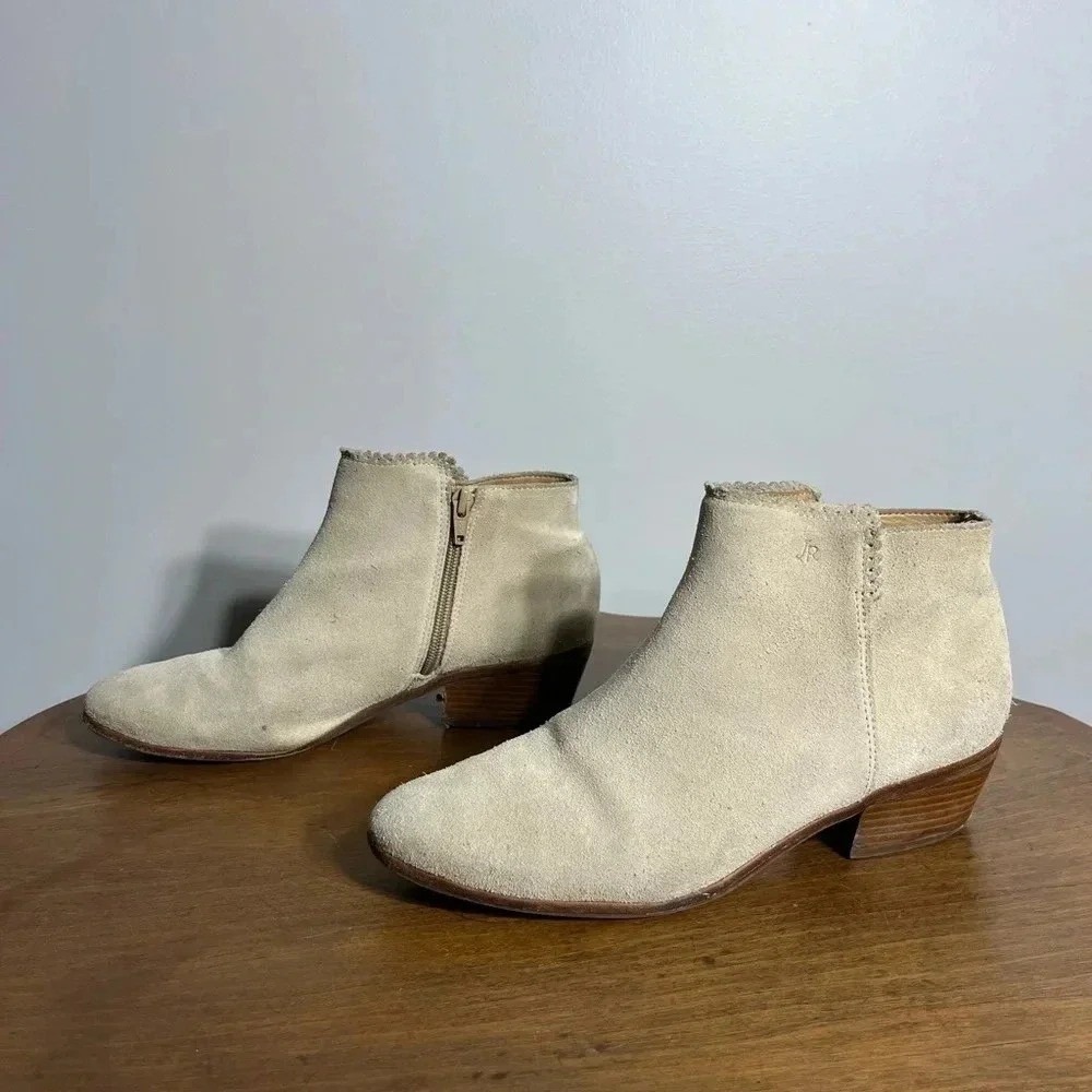 Jack Rogers Women's Boot Bailee Boot Size 8.5 Sand Beige Cream Suede Scalloped